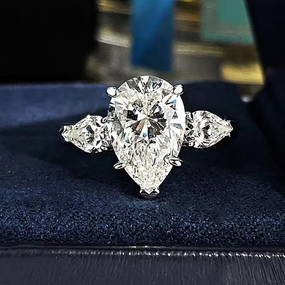 NEW 925 SILVER 6g PEAR CRYSTAL SIMULATED DIAMOND SIMPSON WEDDING RING - Picture 2 of 6